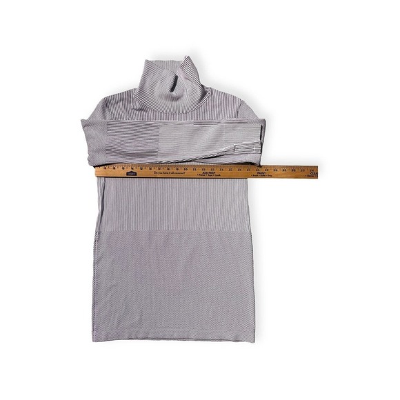 Athleta Flurry Base Layer Turtleneck - Picture 2 of 5